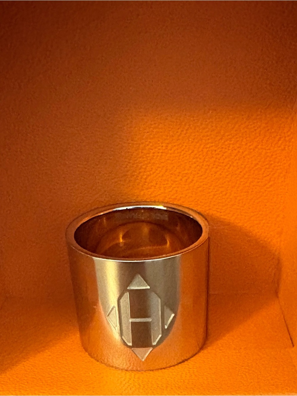 Hermes authentic Anne H Diamant Brass Vintage Scarf Ring. NWT
$220